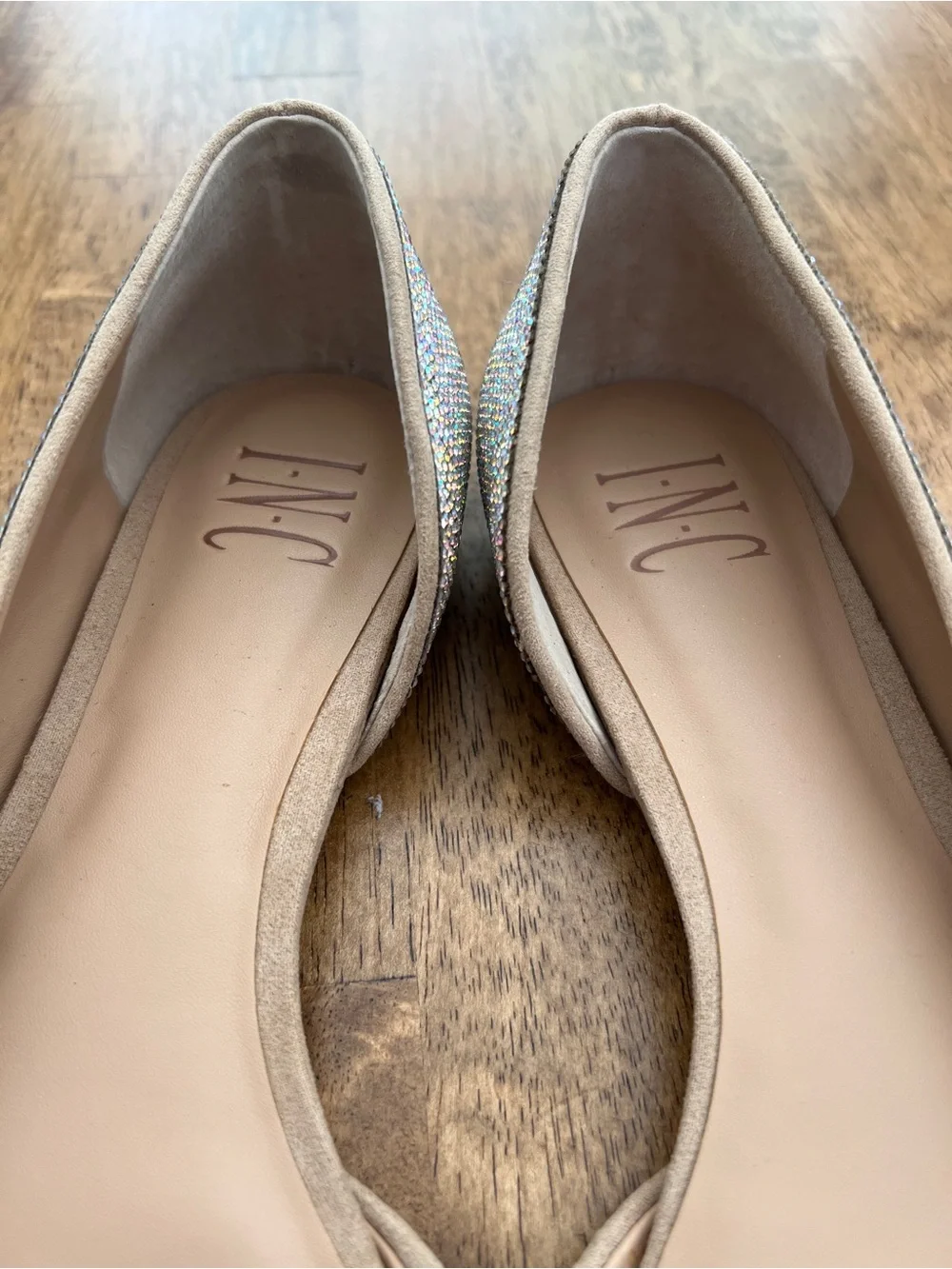INC‎ International Concepts Iridescent Crystal Bow Pointed Flats